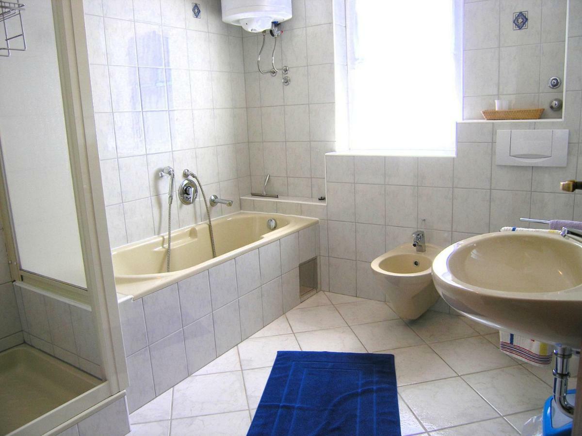 克尔克Apartman Juric公寓 外观 照片